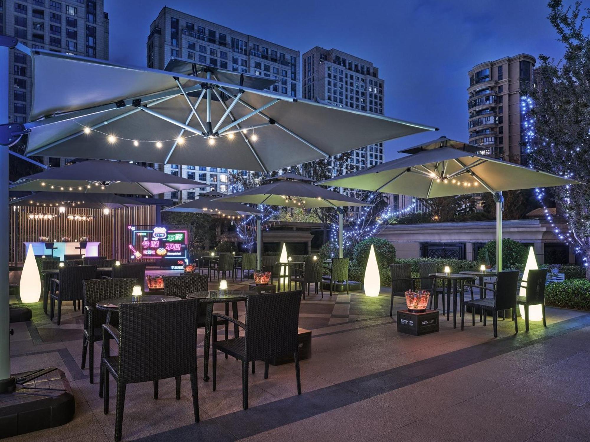 The Azure Ningbo, Vignette Collection Hotel Екстериор снимка